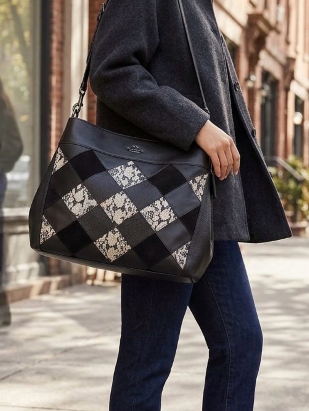 COACH LEXY SHOULDER BAG IN SNAKE PATCHWORK LEATHER F57509)
ANTIQUE NICKEL/BLACK
